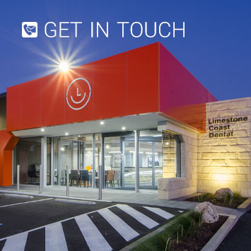 <strong>Email:</strong>  enquiry@lcdental.com.au<br /><strong>Phone:</strong>  08 87 230 230<br />(Phone lines open at 8.15am)